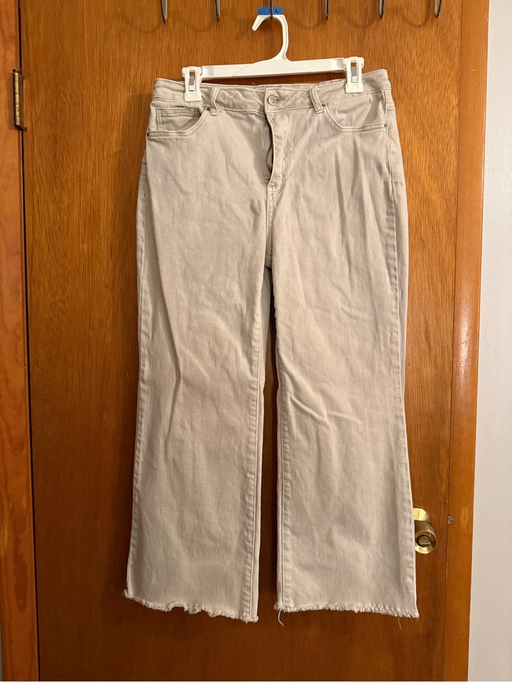 Zenana Outfitters Light Beige Wide-Leg Jeans with Frayed Hem